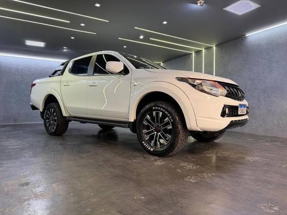 MITSUBISHI L200 TRITON 2.4 16V TURBO DIESEL GL CD 4X4 MANUAL